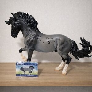 2024 Breyer Fest Blue Zues Model And Pin